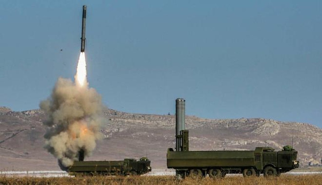 [ẢNH] Siêu tên lửa diệt hạm Nga luyện tập 'phá hủy tàu sân bay' gần Crimea