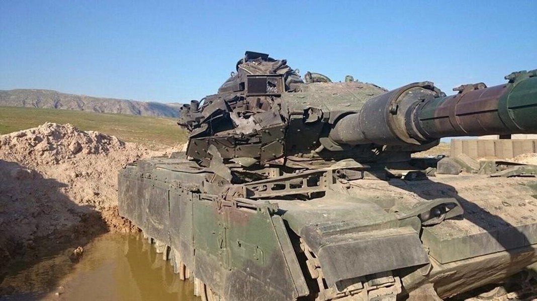 [ẢNH] Xe tăng M-60T Thổ Nhĩ Kỳ đổ về Idlib, để ngăn chặn liên quân Nga-Syria?
