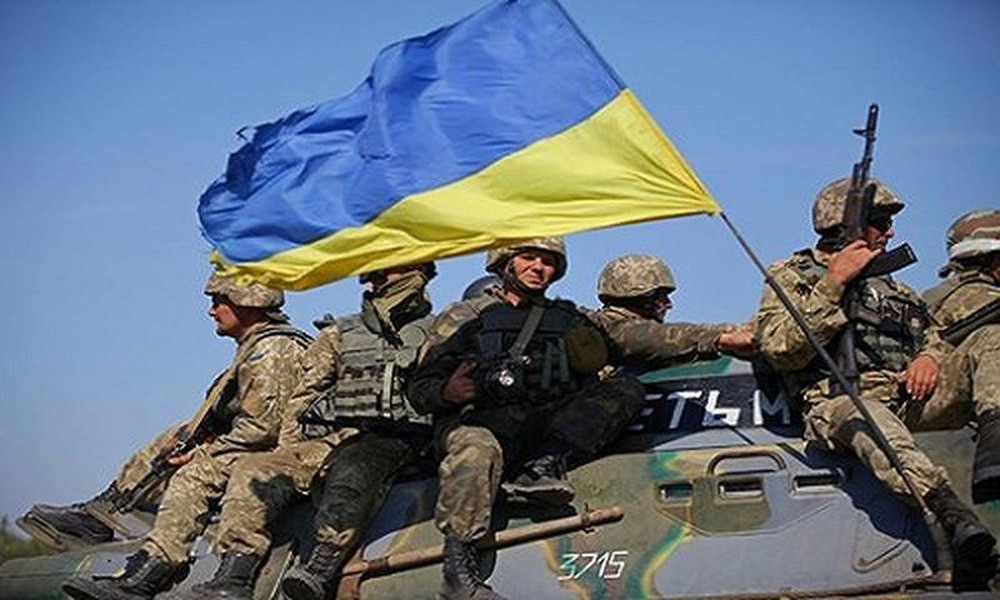 [ẢNH] Tổng Tư lệnh quân đội Ukraine ra chỉ thị ‘đánh trả không cần xin phép’ tại Donbass