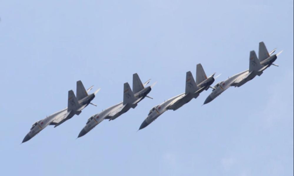 [ẢNH] Số lượng lớn máy bay quân sự Trung Quốc áp sát đảo Đài Loan