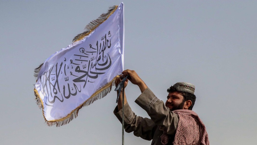 [ẢNH] Taliban tấn công dữ dội đại bản doanh của 'kẻ thù không đội trời chung' IS-K