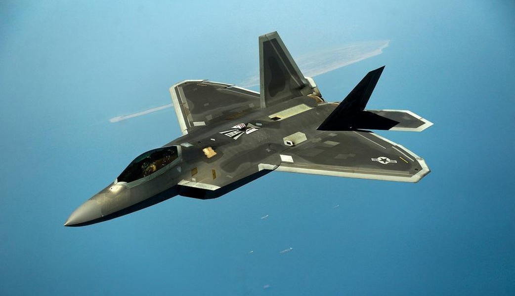 'Chiến thần' F-22 Raptor Mỹ được 'bơm thêm' gần 11 tỷ USD để làm gì?