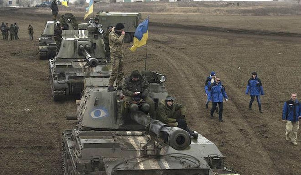 Ukraine bắt đầu tấn công dữ dội vào Lugansk, ly khai thân Nga nguy cấp