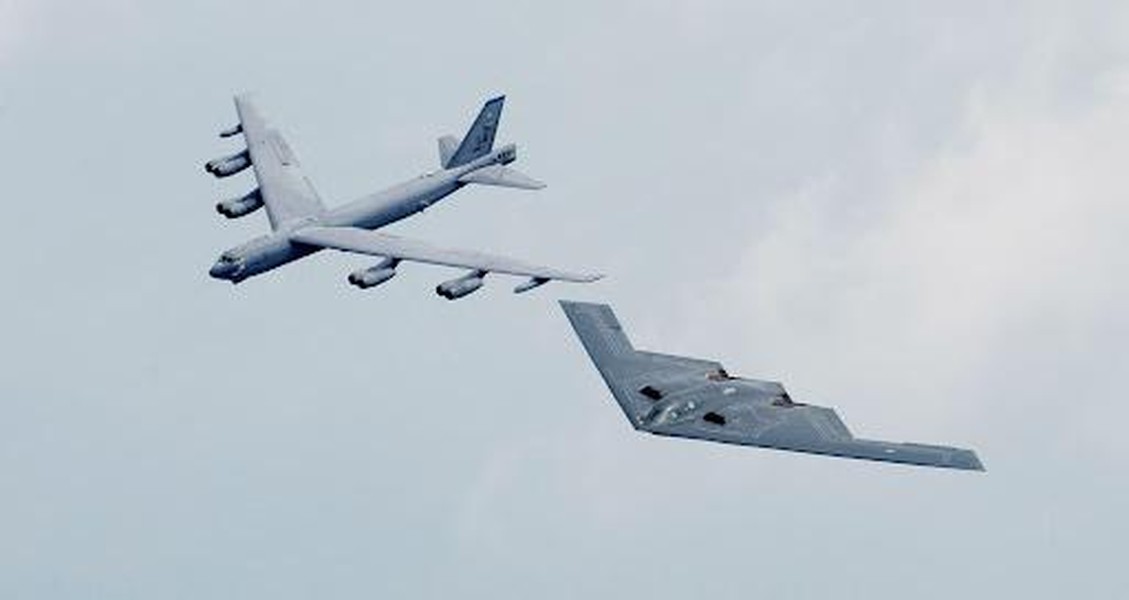B-52 Mỹ thị uy Nga trong bối cảnh chiến sự Ukraine leo thang