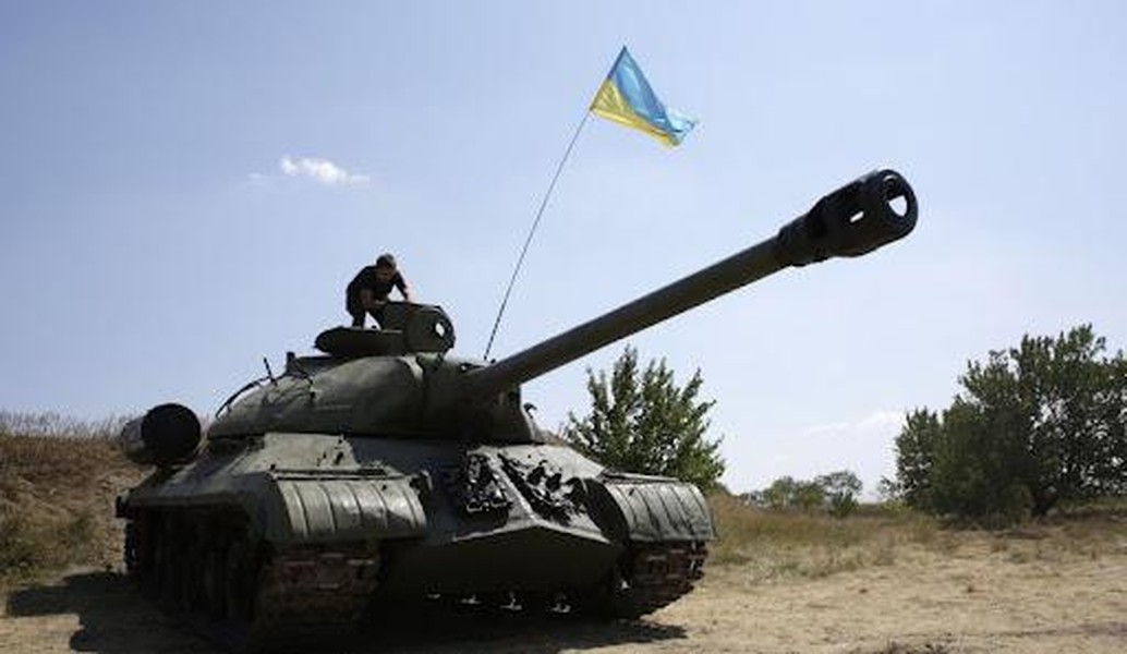 Phe ly khai phục hồi siêu tăng hạng nặng IS-3 Liên Xô, chưa kịp thị uy đã bị Ukraine bắt sống