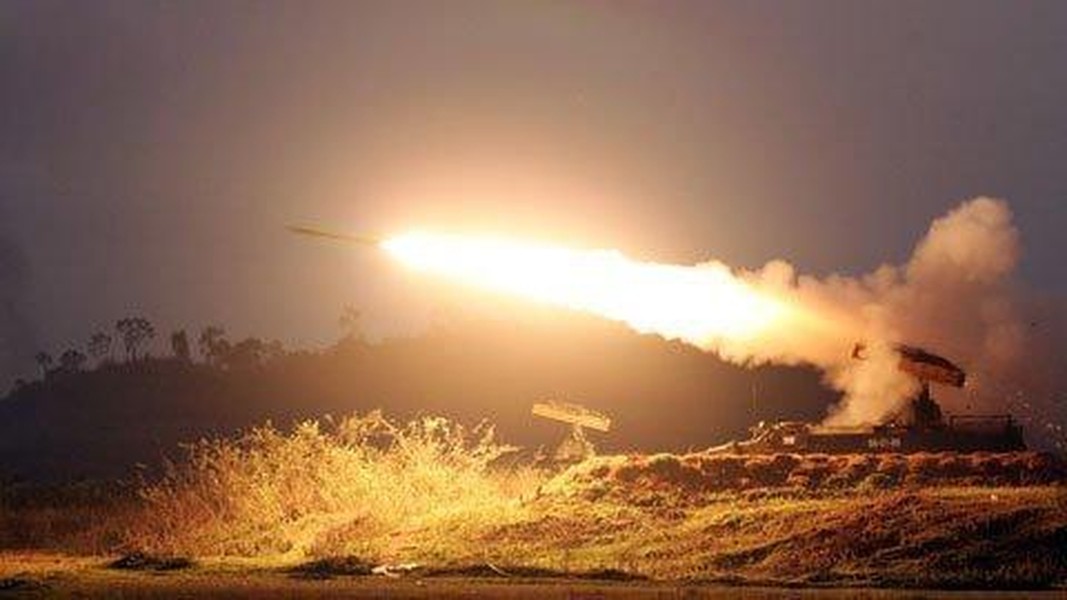 Tên lửa phòng không Strela-10 được ly khai thiết lập 'hàng rào lửa' trước UAV Ukraine