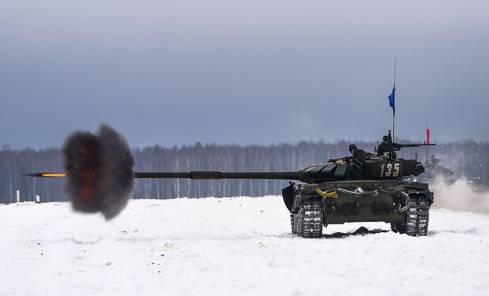 Binh đoàn xe tăng T-64 Ukraine âm thầm áp sát, miền Đông đột ngột căng thẳng