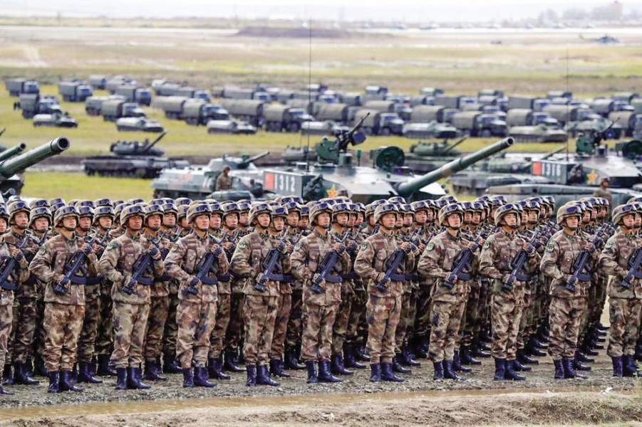 Trung Quốc bất ngờ cắt giảm quân số lên tới 300.000 người