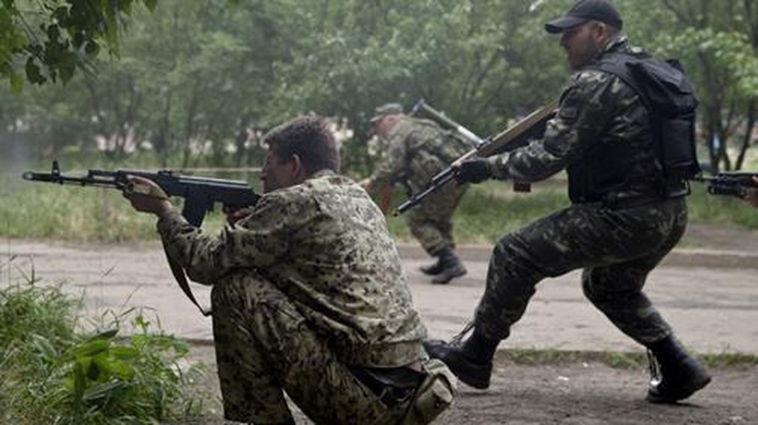 Ukraine triển khai quân số cực lớn áp sát phe ly khai miền Đông