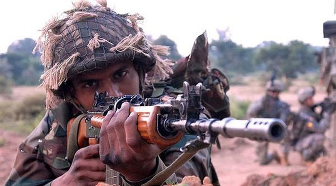 Vì sao Ấn Độ buông bỏ súng trường tấn công INSAS nội địa để tìm đến AK Nga?