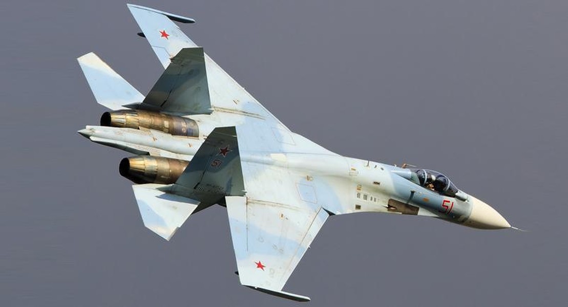 Chiến đấu cơ Su-27 Nga bám sát tiêm kích Pháp trên biển Đen