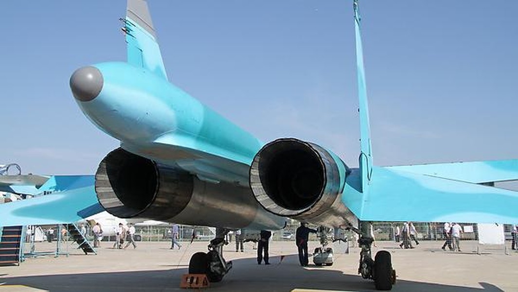 'Xe tăng bay' Su-34 Nga gặp nạn do đường trơn trượt