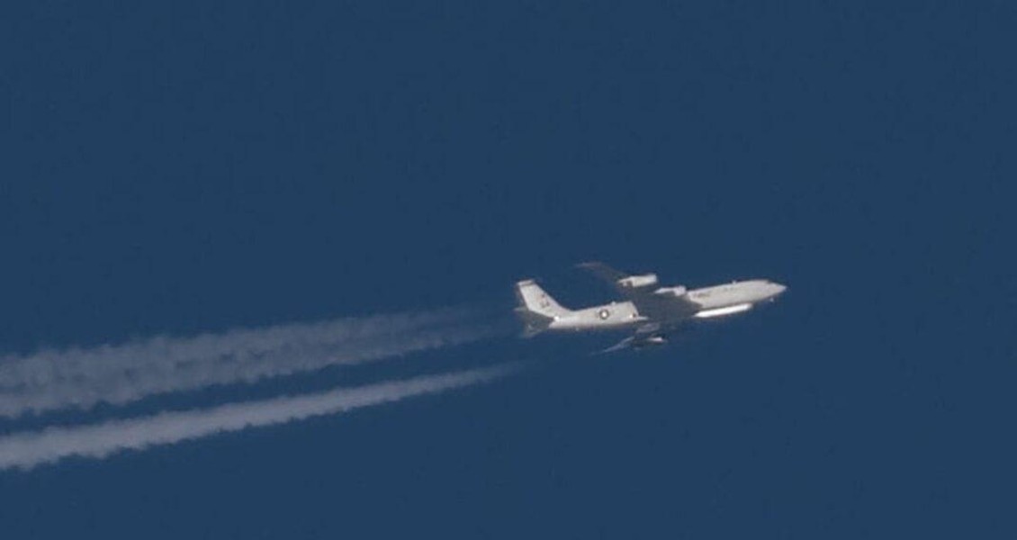 Máy bay do thám Mỹ sẽ chỉ thị mục tiêu cho Ukraine đánh Donbass?