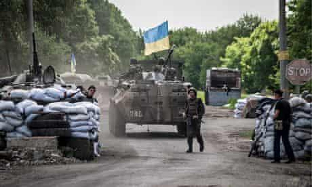 Lính Ukraine say rượu bắn lẫn nhau tại chiến tuyến Donbass