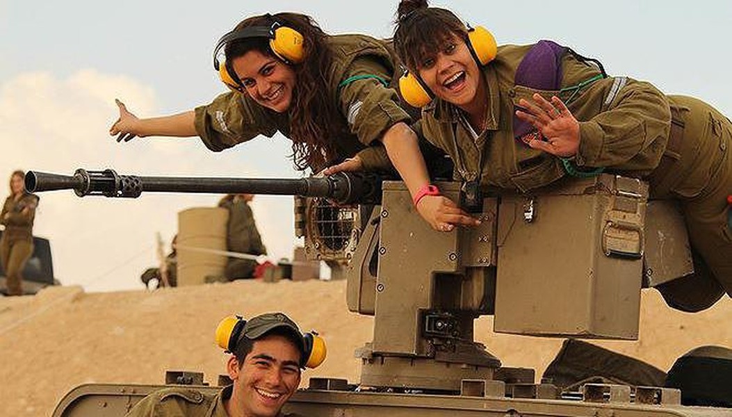 Israel lập trung đội tác chiến gồm toàn nữ xinh đẹp thiện chiến