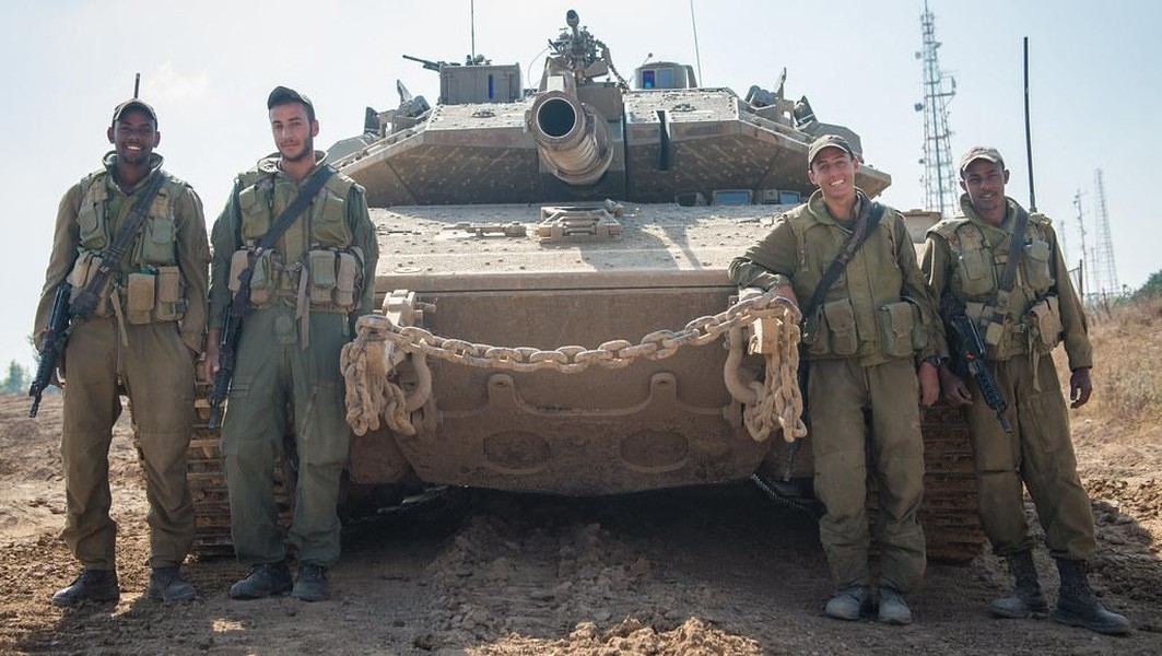 'Vua tăng' Merkava IV Israel bất ngờ nã đạn vào Syria