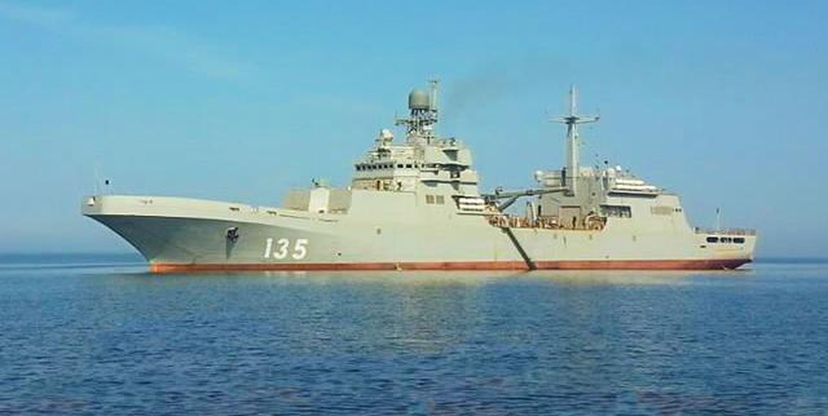 Tàu đổ bộ hiện đại nhất của Nga đồng loạt rời cảng giữa căng thẳng với Ukraine