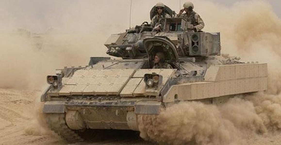 Xe chiến đấu bộ binh từng 'thổi bay' xe tăng T-72 được Mỹ điều tới sát Ukraine