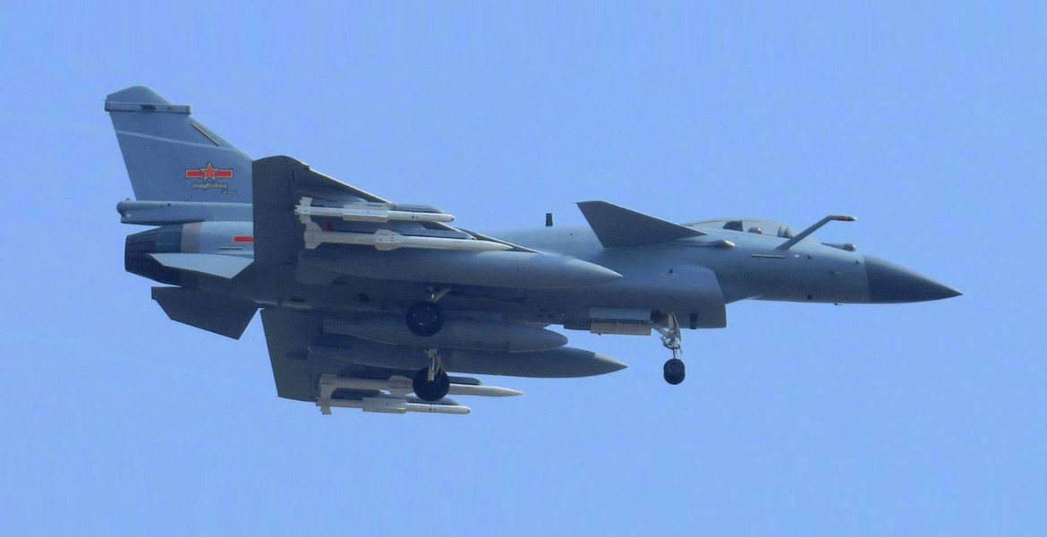 Lộ ảnh chiến đấu cơ J-10C Trung Quốc chế tạo cho Pakistan