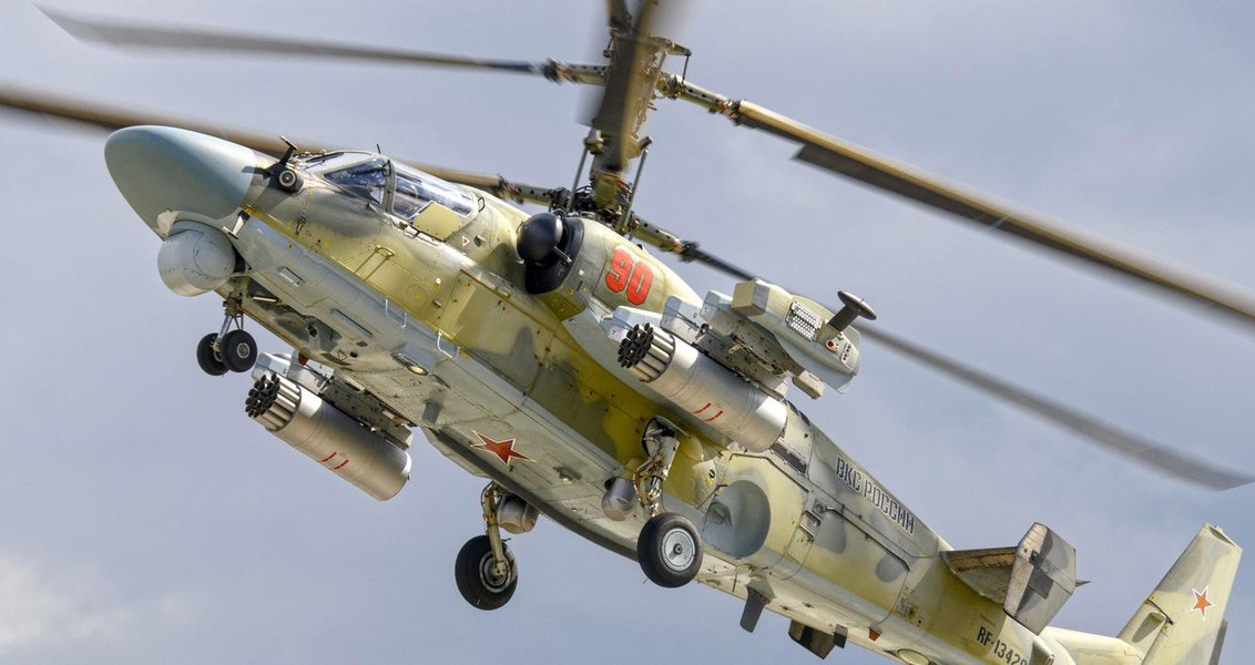 Phi đoàn trực thăng tấn công Ka-52 Nga tăng cường tới giáp biên giới Ukraine