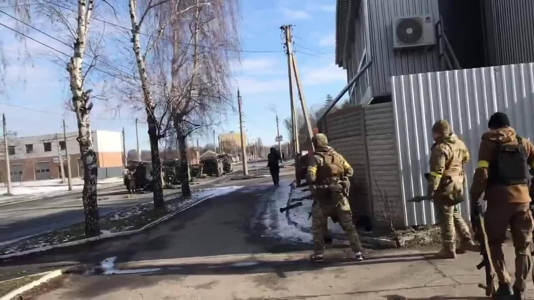 Ukraine kháng cự mạnh mẽ, đánh bật quân Nga ra khỏi Kharkiv