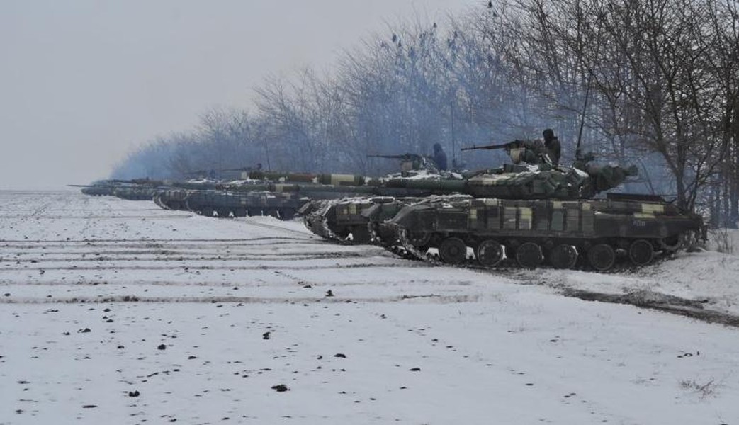 Vì sao xe tăng T-64BV Ukraine bất ngờ nổ pháo tiêu diệt nửa đại đội quân mình?