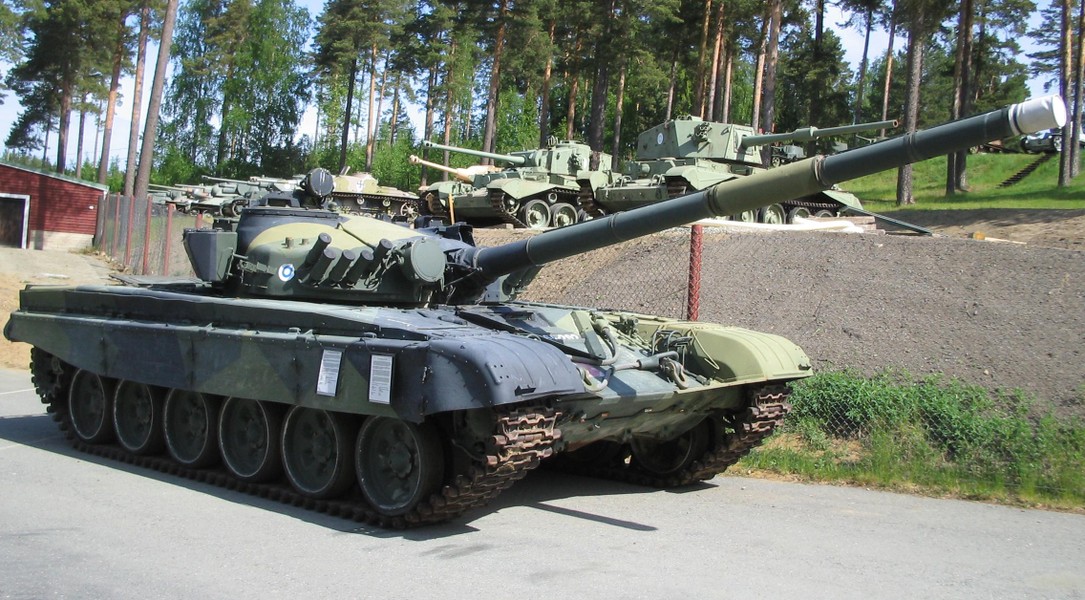 Siêu tăng Challenger 2 được Anh đem đổi lấy T-72 từ Ba Lan và chuyển cho Ukraine