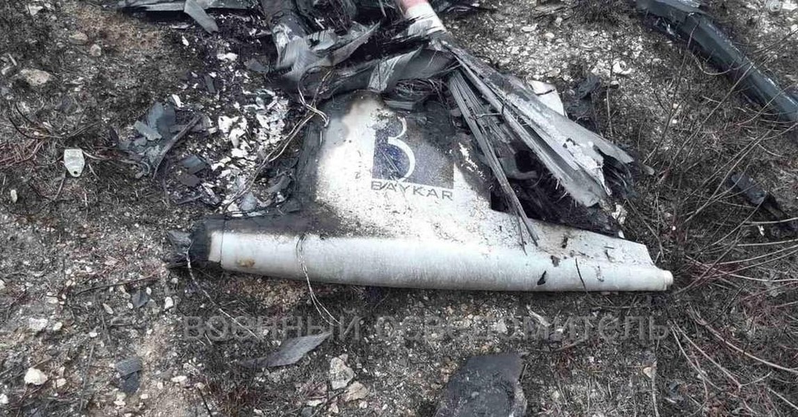 ‘Rồng lửa’ Tor-M2U Nga bị UAV Bayraktar TB2 Ukraine phá hủy trên đảo Rắn