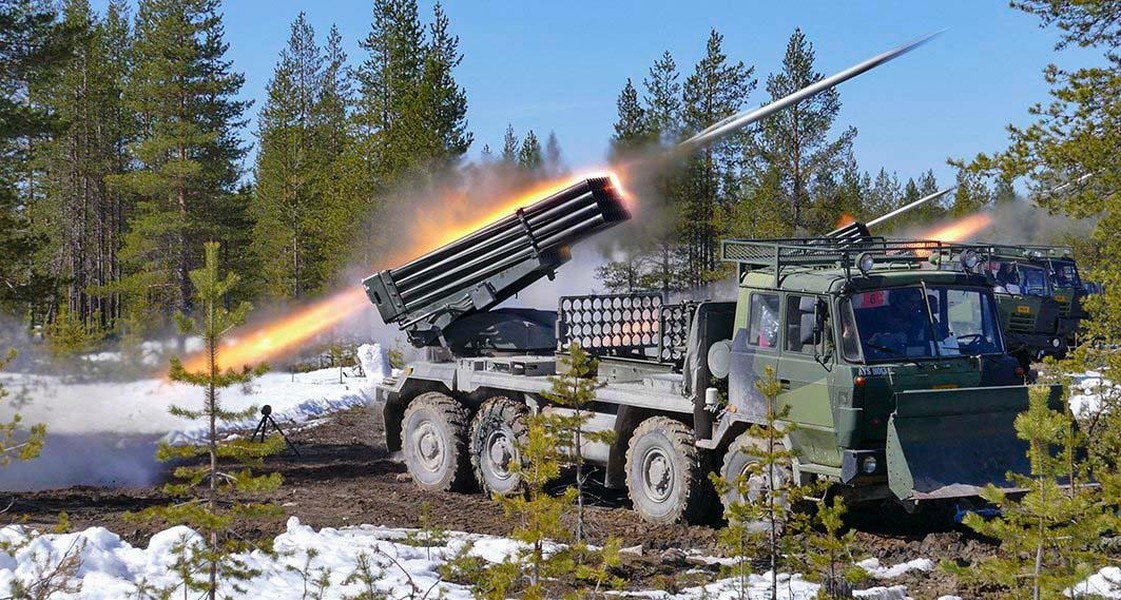 Pháo phản lực cực mạnh NATO bất ngờ xuất hiện trên chiến trường Ukraine