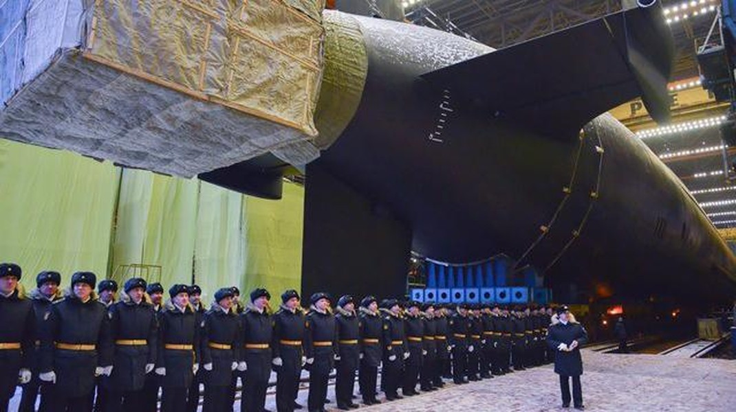 Tàu ngầm hạt nhân mạnh nhất của Nga phóng ngư lôi khoét thủng băng Bắc Cực