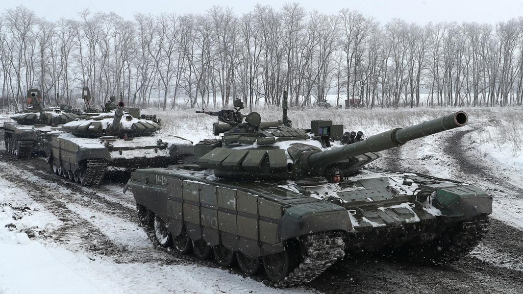 UAV 'Dao Bấm' Mỹ cung cấp cho Ukraine tập kích xe tăng T-72B3 Nga?