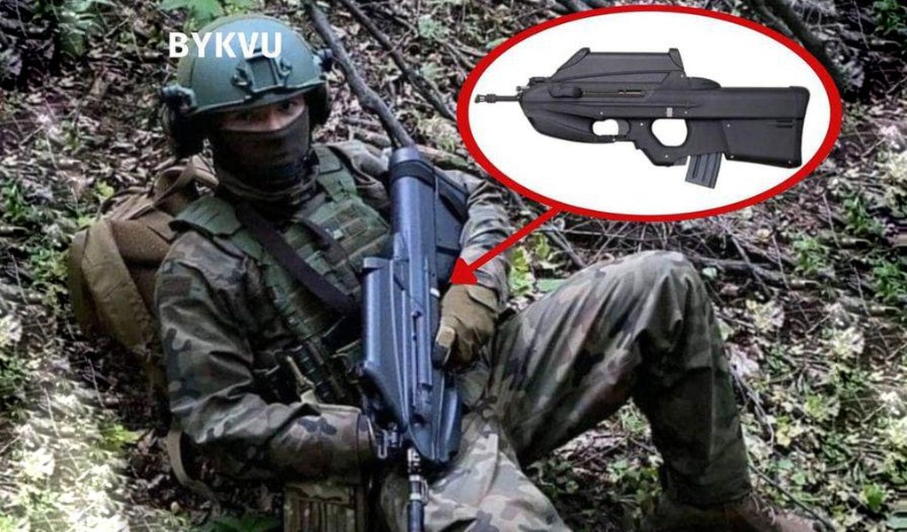 Súng trường tấn công bullpup hiện đại nhất thế giới F2000 tham chiến tại Ukraine