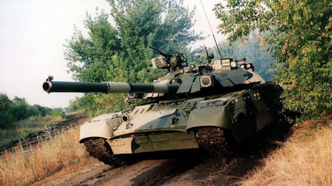 Ukraine chính thức tung siêu tăng T-84 Oplot vào tham chiến với Nga