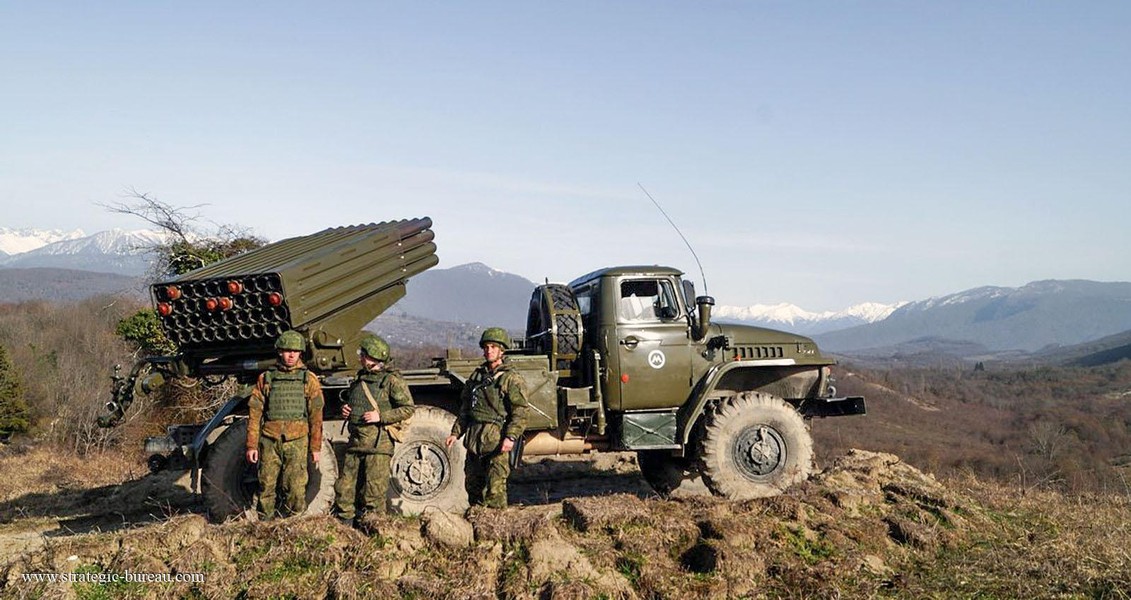 Pháo M777 của Ukraine 'làm bốc hơi' kho đạn rocket của 'hỏa thần' BM-21 Nga tại Donbass