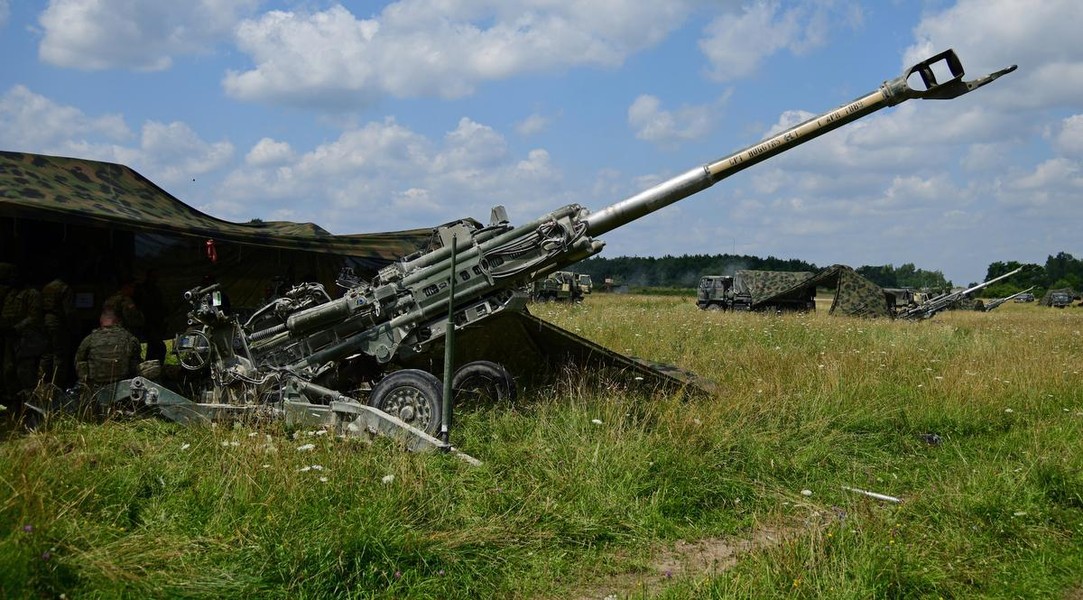 Cận cảnh 15 siêu pháo M777 mới tinh Mỹ vừa chuyển tới Ukraine liền bị Nga phá hủy