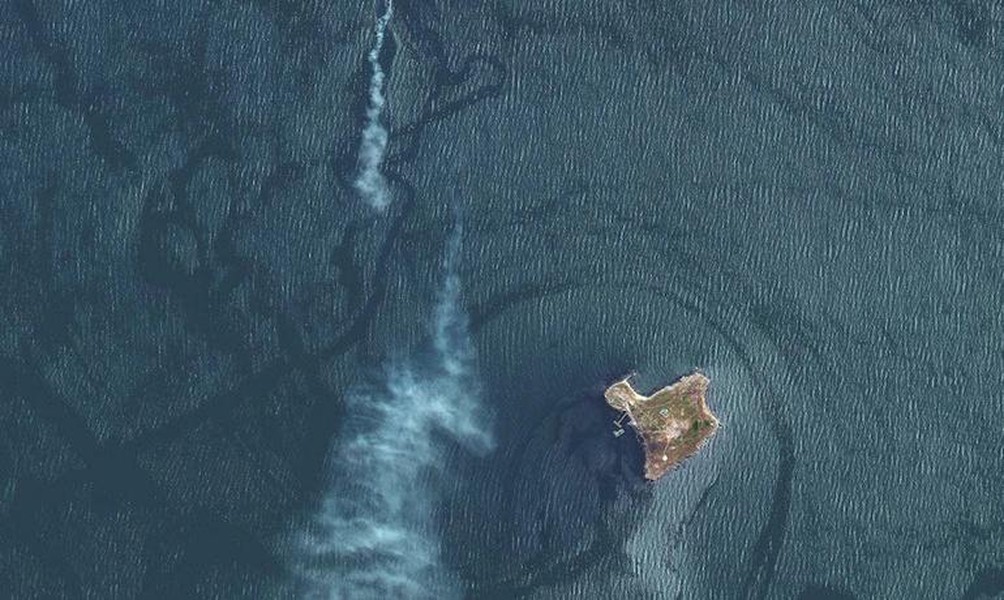 Tên lửa 'dấu chấm hết' Tochka-U được Ukraine bắn thẳng vào đảo Rắn