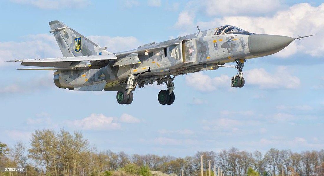 'Kiếm sĩ' Su-24M Ukraine bị Nga cho 'đo đất' ngay từ ngày đầu chiến dịch