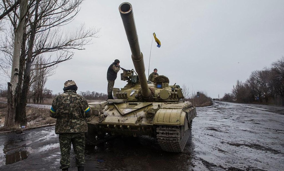 Sau Nga tới lượt Ukraine gọi tái ngũ chiến xa T-64B tăng cường cho mặt trận Donbass