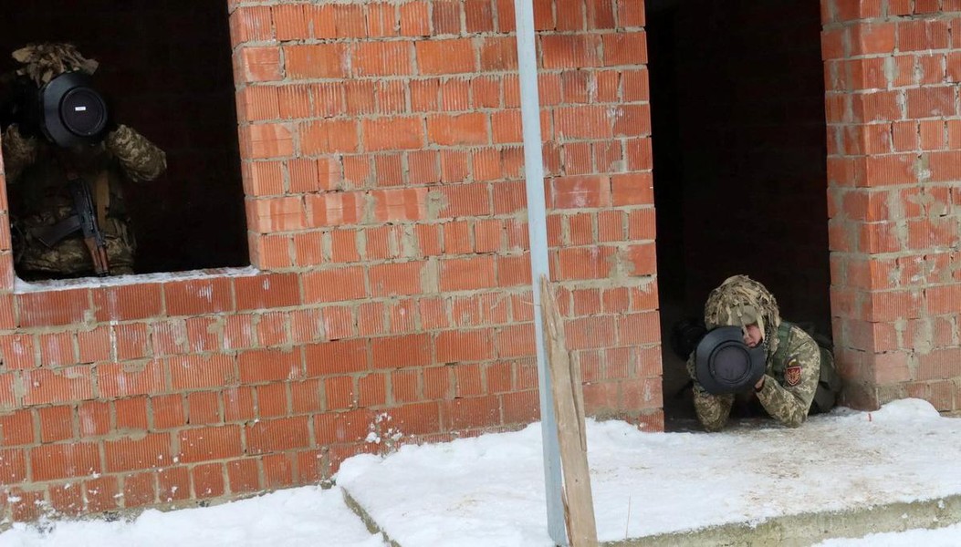 'Sát thủ diệt tăng' NLAW Anh viện trợ Ukraine bất ngờ xuất hiện tại điểm nóng Serbia - Kosovo?