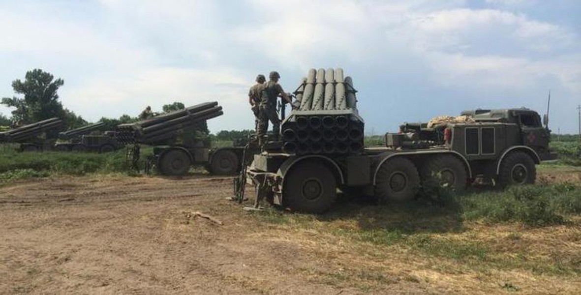'Bão táp' BM-27, loại pháo phản lực được Nga tung ra để áp đảo Ukraine
