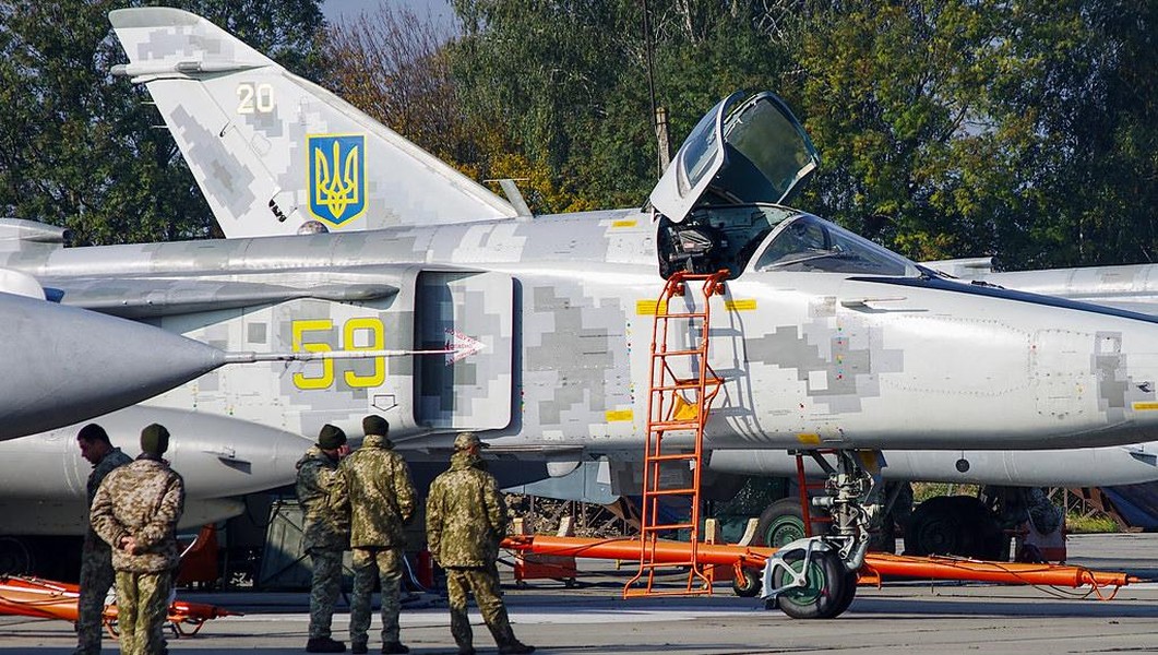 'Kiếm sĩ' Su-24 Ukraine trang bị tên lửa Kh-25MP để truy tìm hệ thống phòng không Nga?