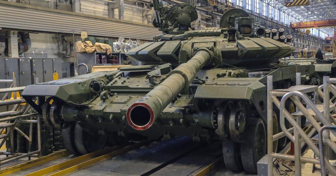 Cận cảnh quá trình 'săn tăng' T-72B3 Nga của lính Ukraine