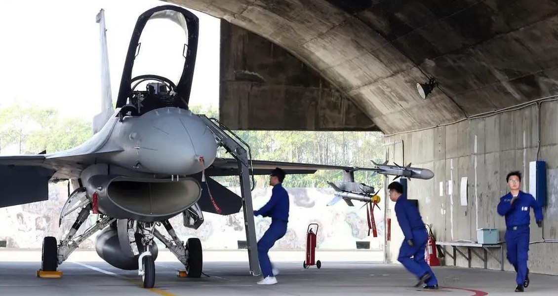 Đài Loan phô diễn tiêm kích tối tân F-16V mua từ Mỹ