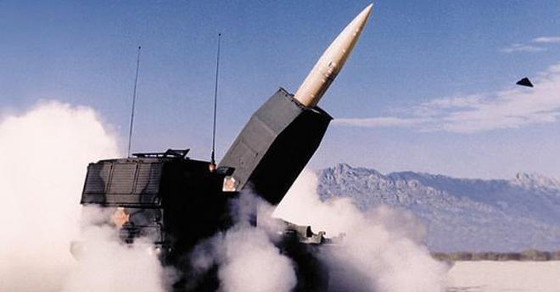 Uy lực kinh hoàng của siêu pháo phản lực M270 mạnh nhất NATO
