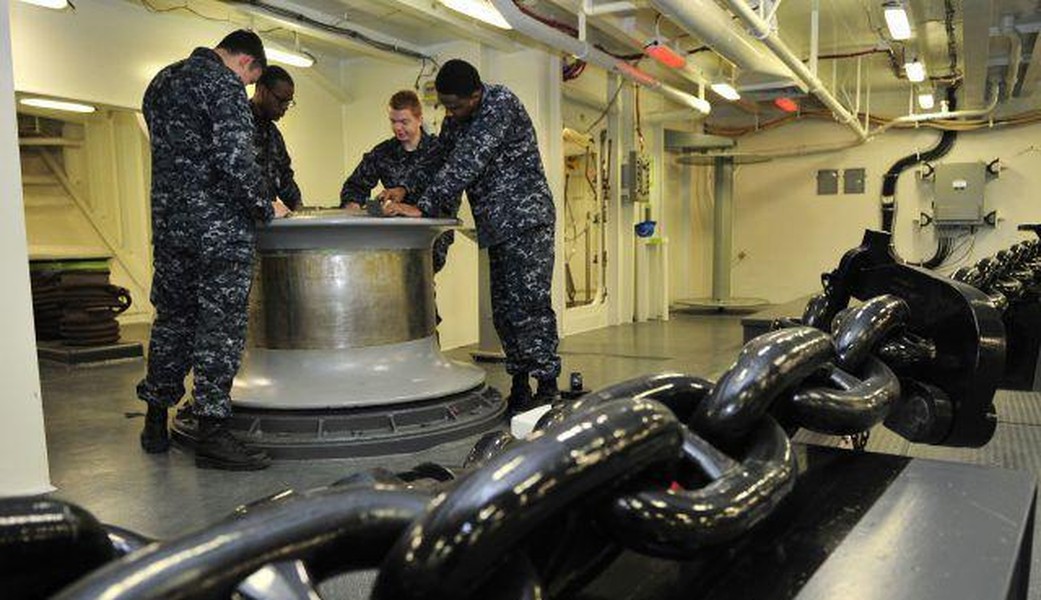 Mỹ triển khai siêu tàu khu trục USS Zumwalt tàng hình trị giá 9 tỷ USD đến châu Á