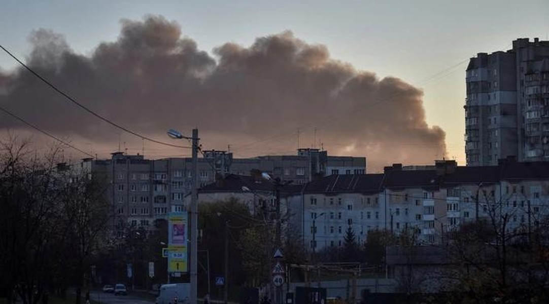 Nga bất ngờ tập kích bằng hơn 100 tên lửa hành trình vào Ukraine?