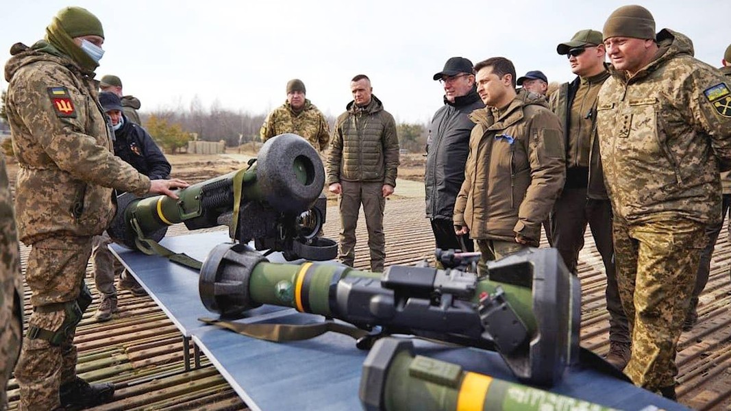 Ukraine dùng tên lửa chống tăng Javelin tập kích công sự Nga tại tả ngạn sông Dnipro 