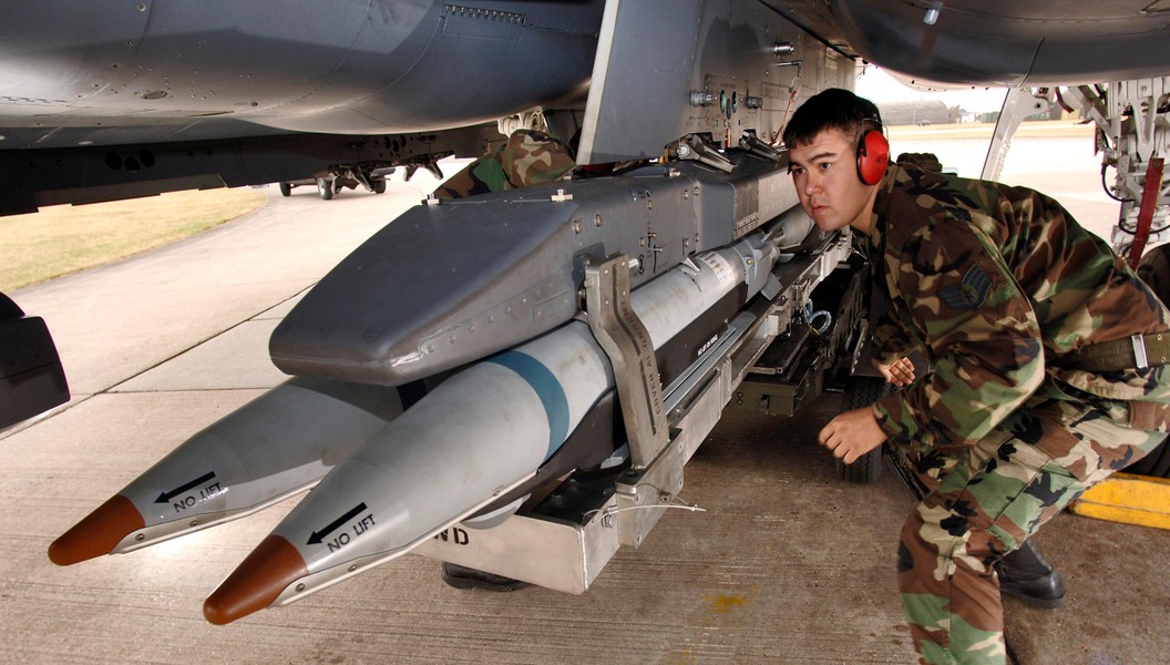  Siêu bom thông minh GBU-39 Mỹ uy lực cỡ nào?