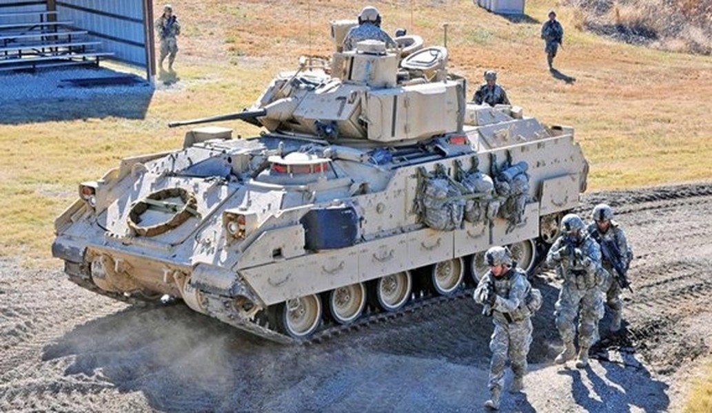 Tại sao xe chiến đấu bộ binh M2 Bradley Mỹ được coi là ‘cơn ác mộng’ của xe tăng?