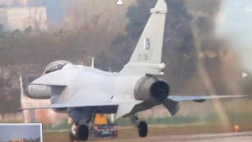 19 tiêm kích J-10 Trung Quốc vừa áp sát đảo Đài Loan